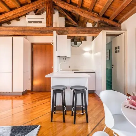 Medieval Tower * Bologne